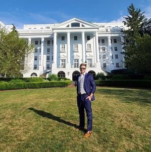 Meet your Posher, Derek